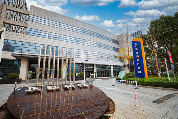 1735206781756455.jpg 600.jpg